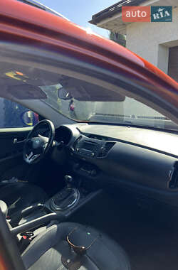 Внедорожник / Кроссовер Kia Sportage 2012 в 