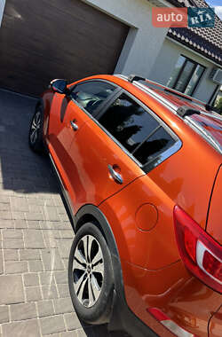Внедорожник / Кроссовер Kia Sportage 2012 в 