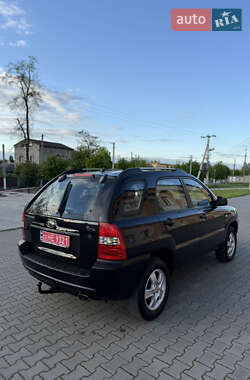 Внедорожник / Кроссовер Kia Sportage 2006 в 