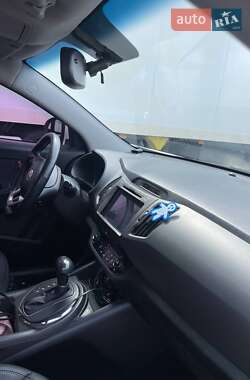 Позашляховик / Кросовер Kia Sportage 2012 в 