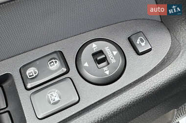 Позашляховик / Кросовер Kia Sportage 2012 в 