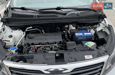 Позашляховик / Кросовер Kia Sportage 2012 в 