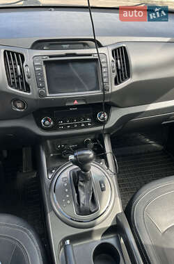 Позашляховик / Кросовер Kia Sportage 2012 в 