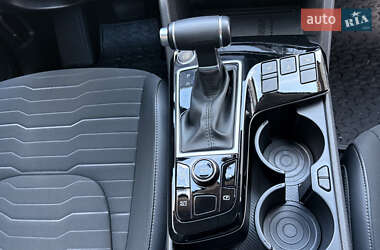 Внедорожник / Кроссовер Kia Sportage 2023 в 