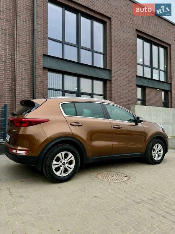 Внедорожник / Кроссовер Kia Sportage 2016 в Львове