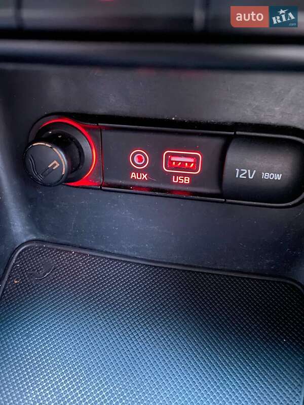 Внедорожник / Кроссовер Kia Sportage 2016 в Каменец-Подольском