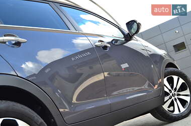 Позашляховик / Кросовер Kia Sportage 2012 в 