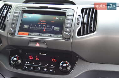 Позашляховик / Кросовер Kia Sportage 2012 в 