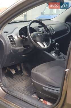 Внедорожник / Кроссовер Kia Sportage 2012 в 