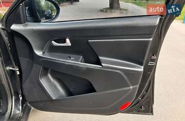 Позашляховик / Кросовер Kia Sportage 2012 в 