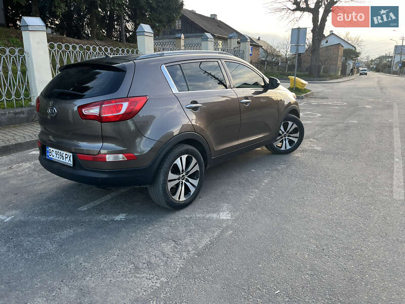 Внедорожник / Кроссовер Kia Sportage 2011 в 
