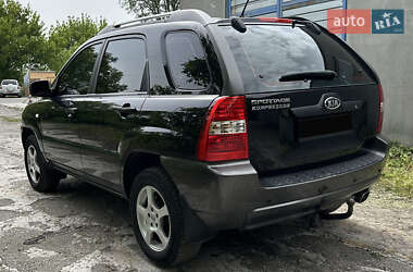 Позашляховик / Кросовер Kia Sportage 2005 в 