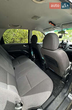 Позашляховик / Кросовер Kia Sportage 2005 в 