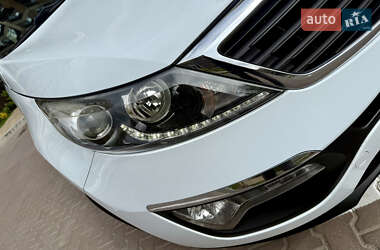 Позашляховик / Кросовер Kia Sportage 2012 в Києві