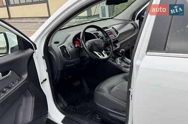 Внедорожник / Кроссовер Kia Sportage 2012 в 