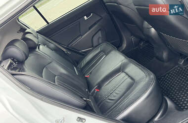 Внедорожник / Кроссовер Kia Sportage 2012 в 