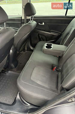 Внедорожник / Кроссовер Kia Sportage 2012 в 