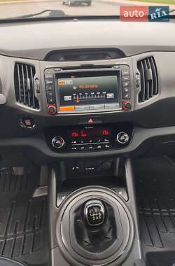 Позашляховик / Кросовер Kia Sportage 2013 в 