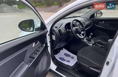 Внедорожник / Кроссовер Kia Sportage 2011 в 