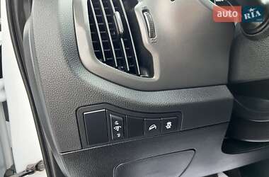 Внедорожник / Кроссовер Kia Sportage 2011 в 