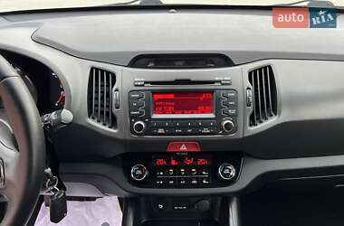 Внедорожник / Кроссовер Kia Sportage 2011 в 