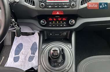 Внедорожник / Кроссовер Kia Sportage 2011 в 