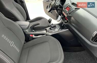 Внедорожник / Кроссовер Kia Sportage 2011 в 