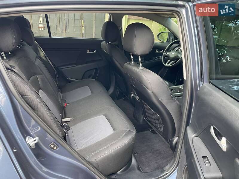 Позашляховик / Кросовер Kia Sportage 2015 в Києві