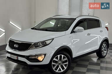Внедорожник / Кроссовер Kia Sportage 2015 в 