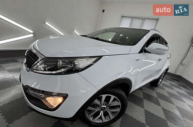 Внедорожник / Кроссовер Kia Sportage 2015 в 