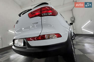 Внедорожник / Кроссовер Kia Sportage 2015 в 