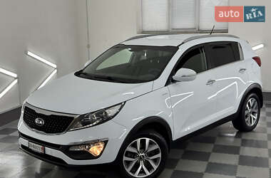 Внедорожник / Кроссовер Kia Sportage 2015 в 