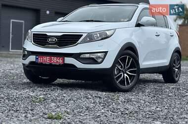 Внедорожник / Кроссовер Kia Sportage 2012 в 