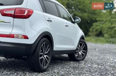 Внедорожник / Кроссовер Kia Sportage 2012 в 