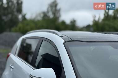 Внедорожник / Кроссовер Kia Sportage 2012 в 