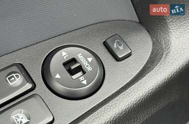 Внедорожник / Кроссовер Kia Sportage 2012 в 