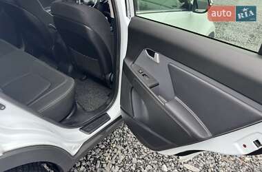 Внедорожник / Кроссовер Kia Sportage 2012 в 