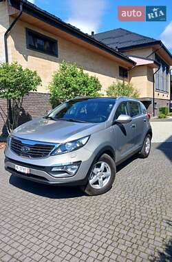 Внедорожник / Кроссовер Kia Sportage 2011 в 