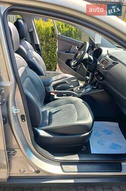 Внедорожник / Кроссовер Kia Sportage 2011 в 
