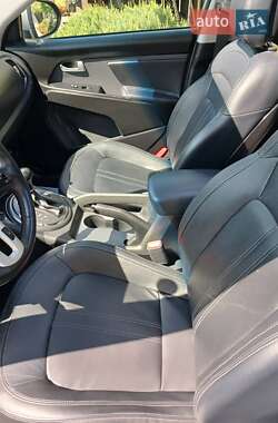 Внедорожник / Кроссовер Kia Sportage 2011 в 