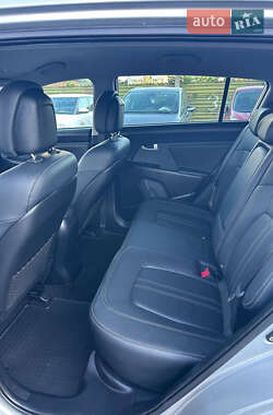Внедорожник / Кроссовер Kia Sportage 2011 в 