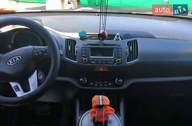 Внедорожник / Кроссовер Kia Sportage 2011 в 