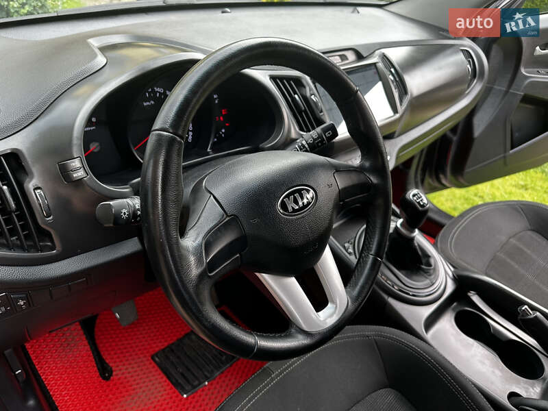 Внедорожник / Кроссовер Kia Sportage 2013 в Запорожье
