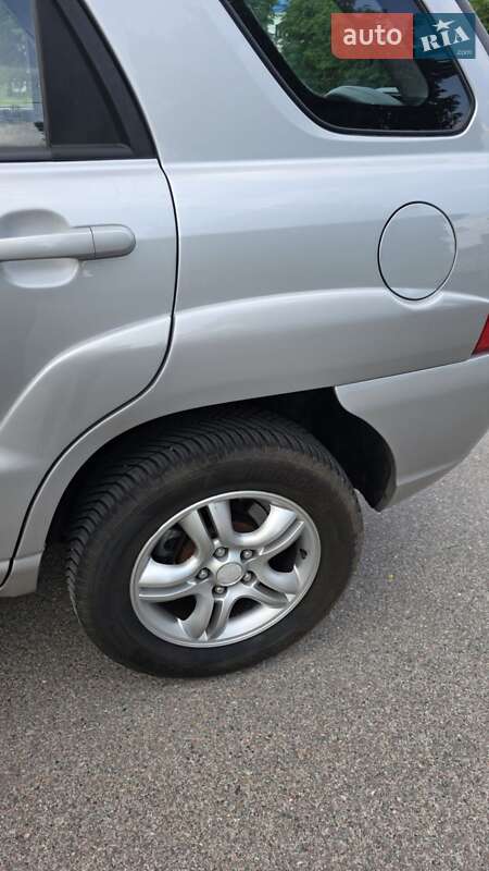 Позашляховик / Кросовер Kia Sportage 2008 в Шостці