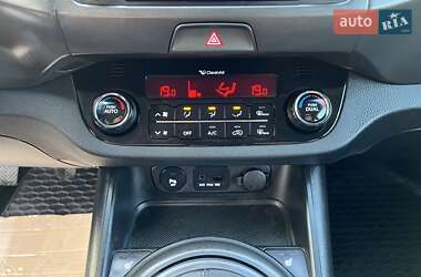 Внедорожник / Кроссовер Kia Sportage 2011 в 