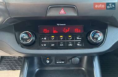 Внедорожник / Кроссовер Kia Sportage 2011 в 