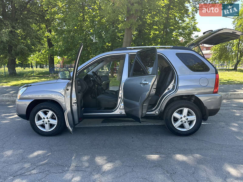 Позашляховик / Кросовер Kia Sportage 2009 в Вінниці