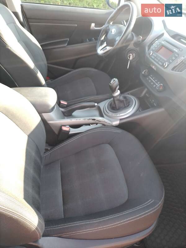Внедорожник / Кроссовер Kia Sportage 2015 в Хусте