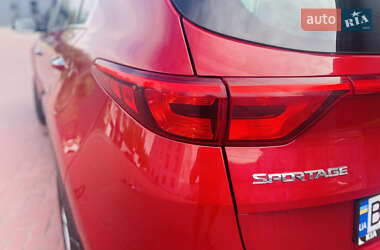 Внедорожник / Кроссовер Kia Sportage 2016 в 