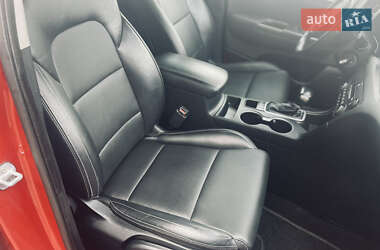 Внедорожник / Кроссовер Kia Sportage 2016 в 